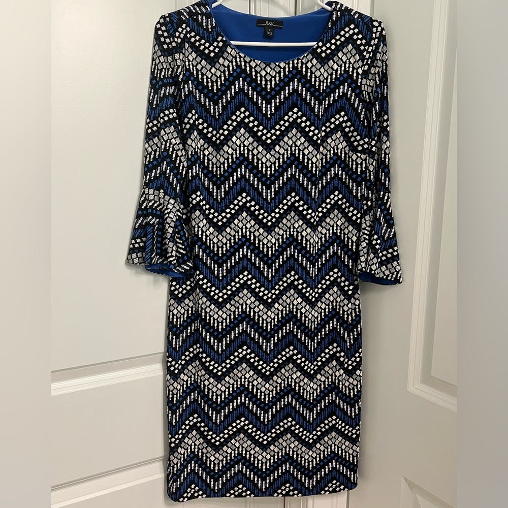 Blue & Black chevron print 3/4 sleeve shift dress